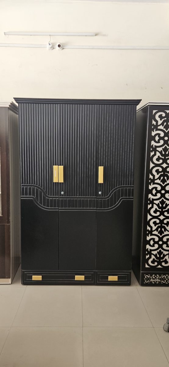 Almari / Wardrobes at Kamlesh Furniture Mart Rewa - design 1